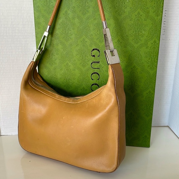 Authentic Gucci Shoulder Bag. - Picture 1 of 14